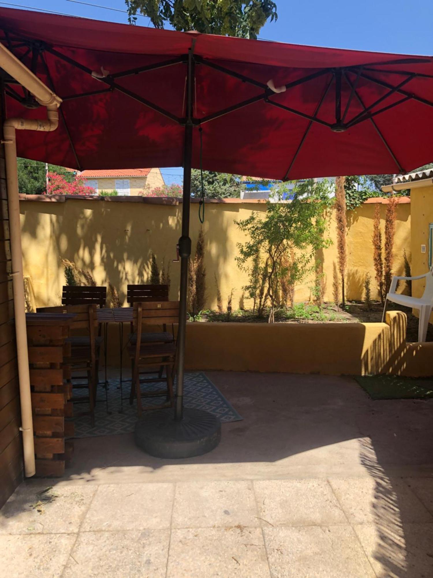 Grand T2 Climatise Avec Jardin Et Spa Narbonne Luaran gambar
